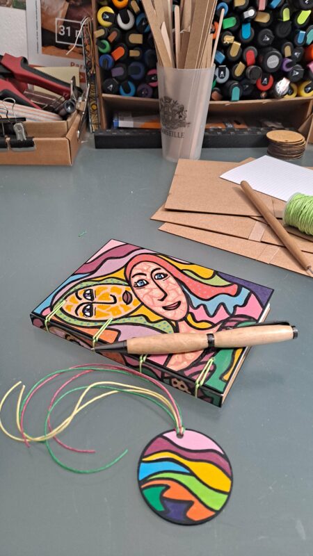 Carnet SISTERS, carnet artisanal A6, pièce unique.